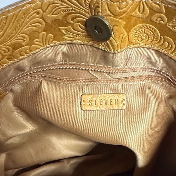 Steven By Steve Madden Embossed Mustard Colored leather Shoulder Bag - Picture 13 of 16